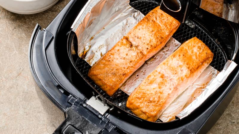 This air fryer pot keeps food crisp and makes cleanup easy