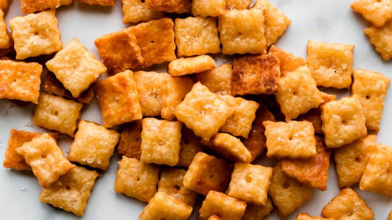 How to Make Homemade Cheese Crackers That Parents and Kids Will Love