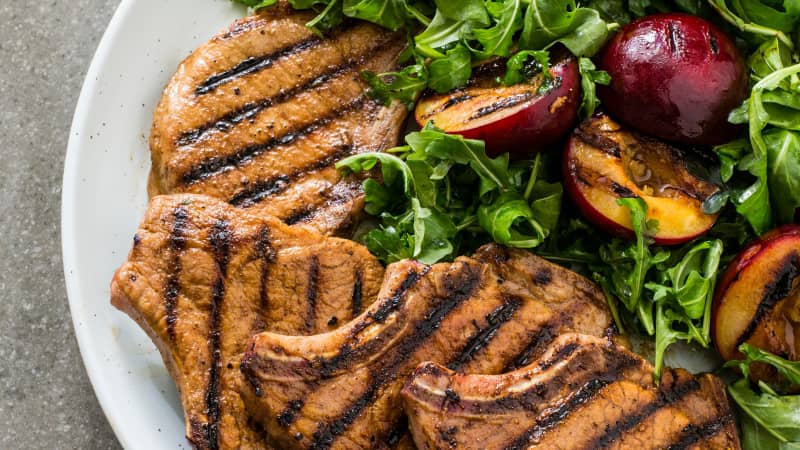 5 Quick and Easy Grilling Recipes You Can Make In 30 Minutes or Less