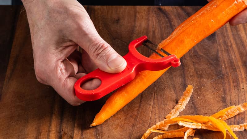 Why a Y-Peeler Is the Best Vegetable Peeler