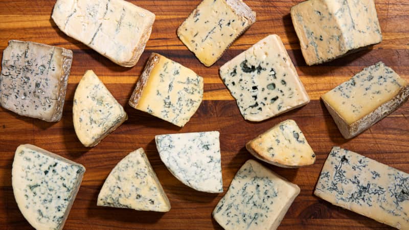 Choosing the Right Blue Cheese: Gorgonzola vs. Blue Cheese