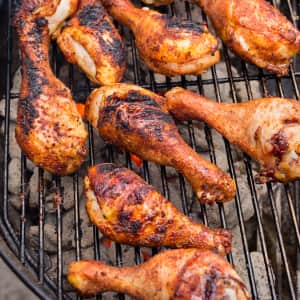 Grilled Spice Rubbed Chicken Drumsticks Cook S Illustrated