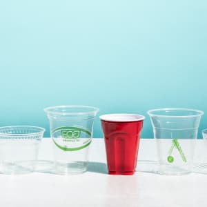 Comfy Package Disposable Party Plastic Cups [100 Pack - 18 oz.] Red  Drinking Cups