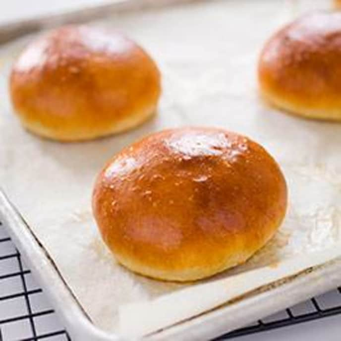 Potato Dinner Rolls with Roasted Garlic and Chives