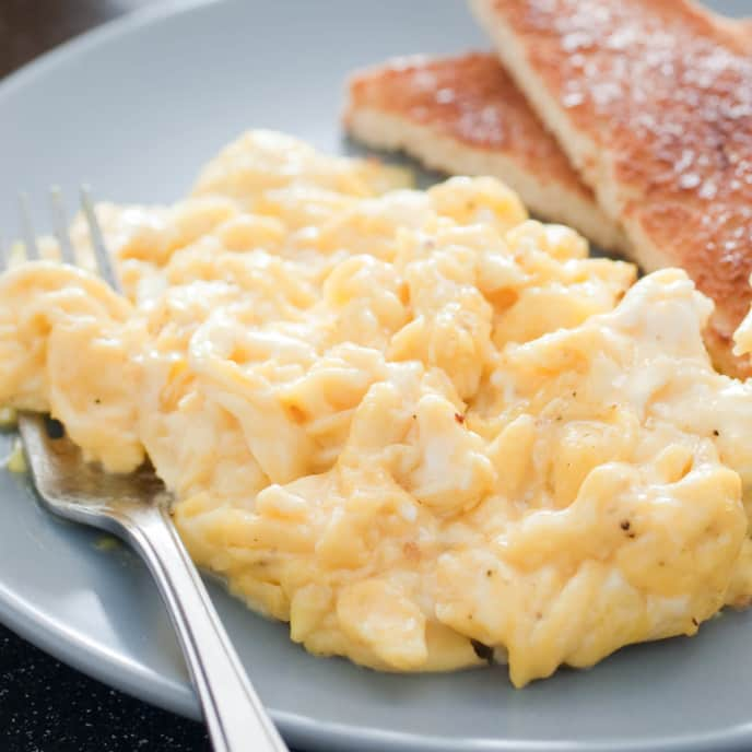 Get Fluffy Scrambled Eggs by Mixing Them in a Blender - First For Women