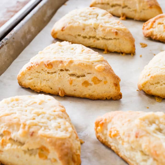 Easy Cheddar Biscuits