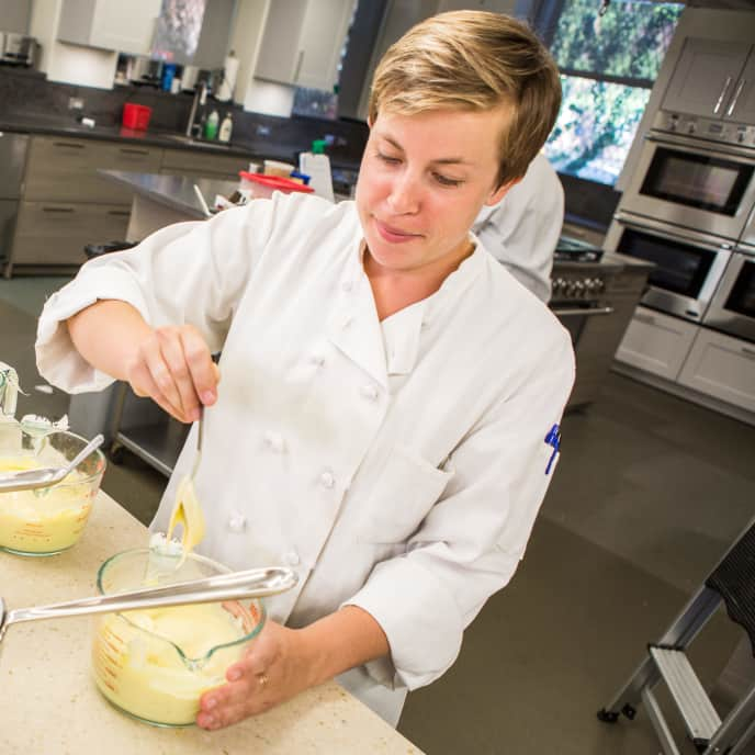 Automatic Pan Stirrer Demo  Our Culinary Team Tests Kitchen Gadgets 