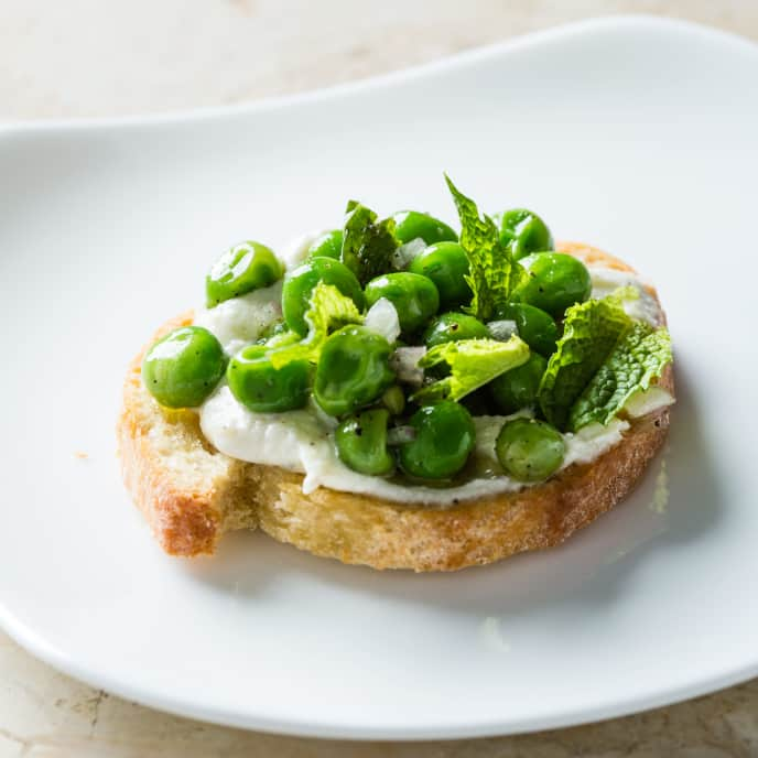 Ricotta Crostini with Peas and Mint