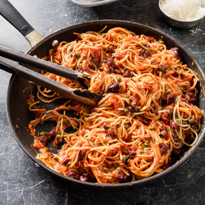 Skillet Pasta Puttanesca