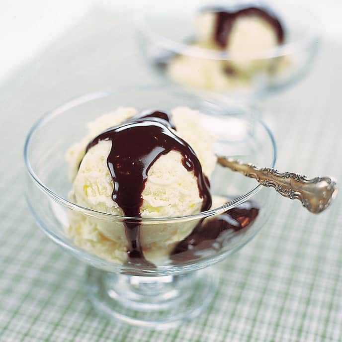 Ginger Ice Cream with Chocolate Sauce