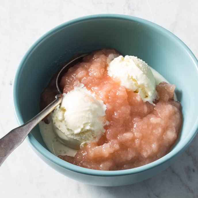 Dessert-Worthy Applesauce with Brown Sugar and Rum