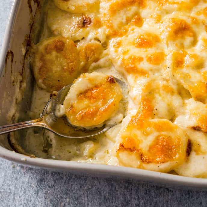 Cheddar Scalloped Potatoes