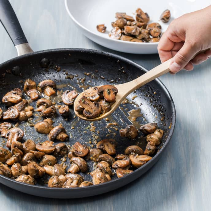 Sautéed Mushrooms with Shallot and Thyme