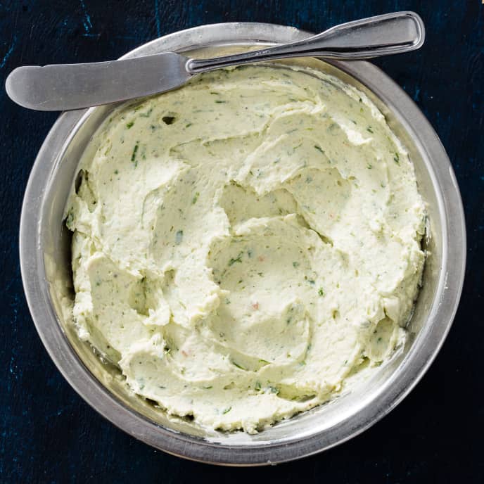 Smoked Salmon and Chive Cream Cheese Spread