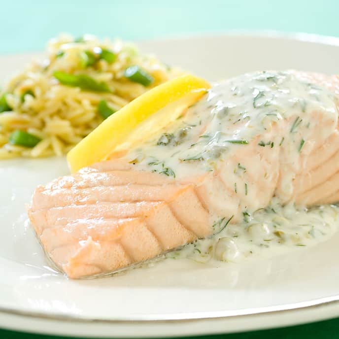 Poached Salmon with Dill-Yogurt Sauce