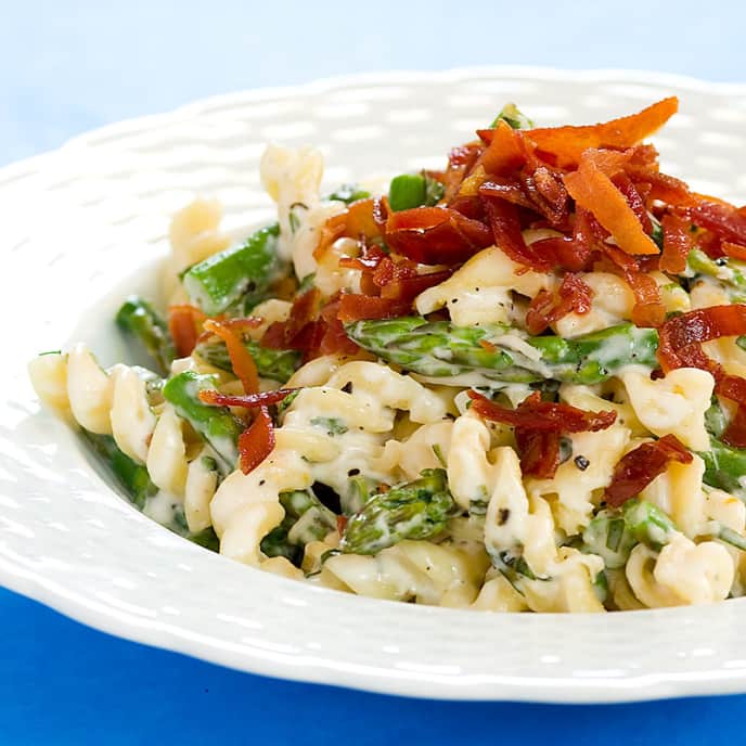 Creamy Pasta With Asparagus, Parmesan, and Crispy Prosciutto Cook's