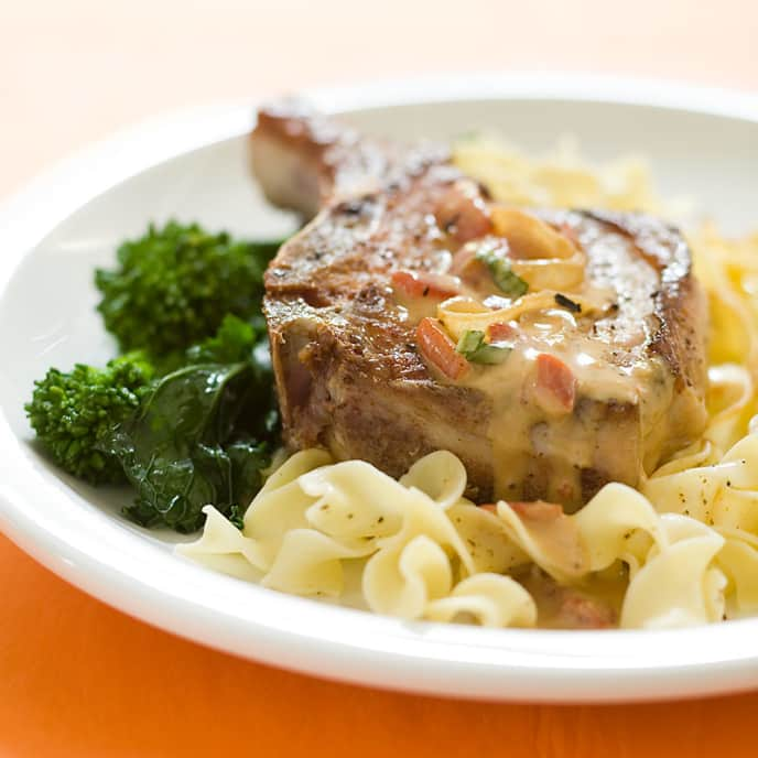 Pork Chops with Roasted Red Pepper Cream