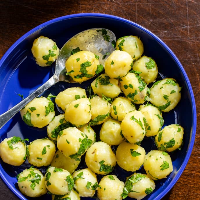 Boiled Potatoes with Butter and Parsley