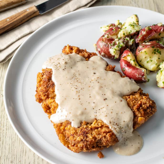 Country Fried Steak America S Test Kitchen Recipe   SFS CountryFriedSteakWithGravy 21 Vvuldm