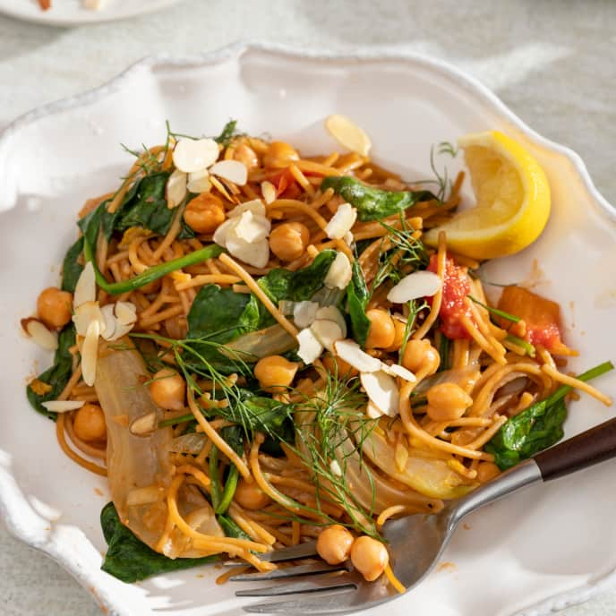 Instant Pot Fideos with Chickpeas, Fennel, and Spinach