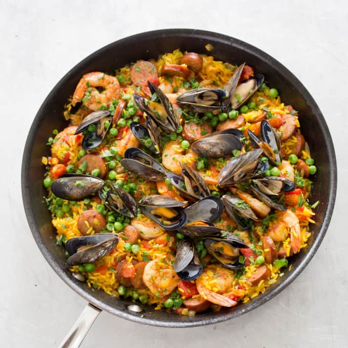 Authentic Paella recipe for 100 Persons – Paella Pans Included