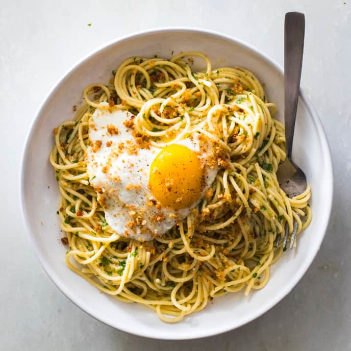 Salerno-Style Spaghetti with Fried Eggs and Bread Crumbs