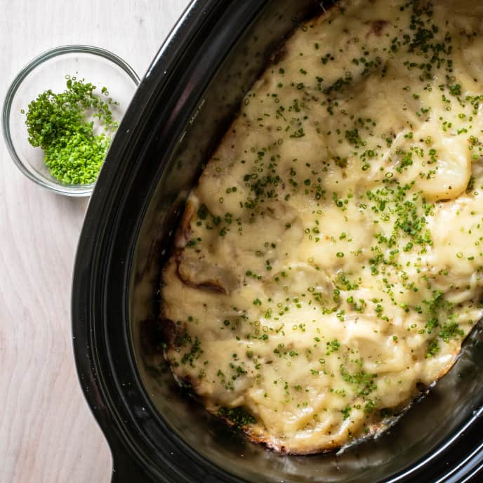 The Best Slow Cooker Scalloped Potatoes Recipe