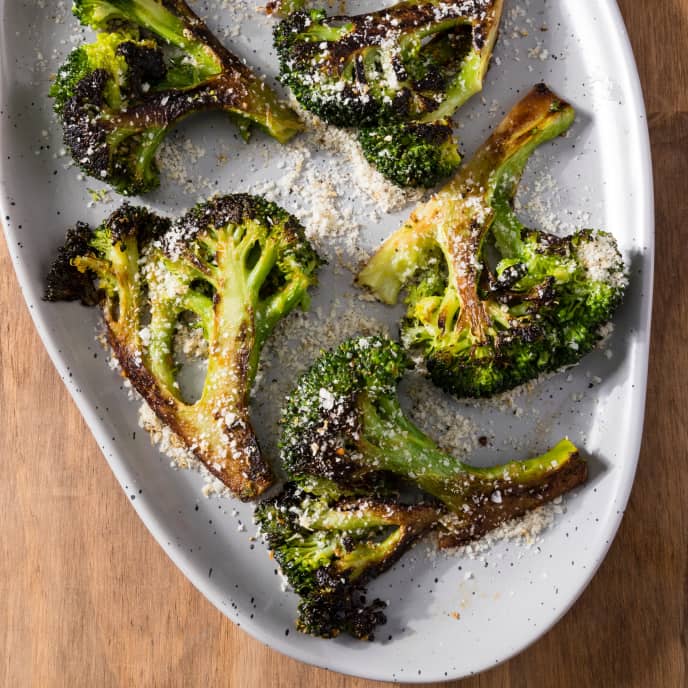 Skillet-Roasted Broccoli with Parmesan and Black Pepper Topping