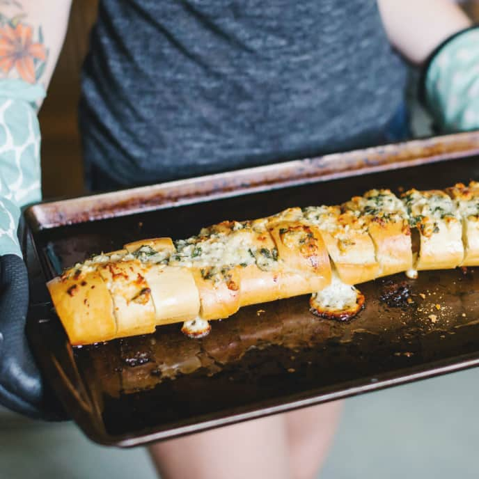 America's Test Kitchen - Don't have a cookie sheet? Try this tip