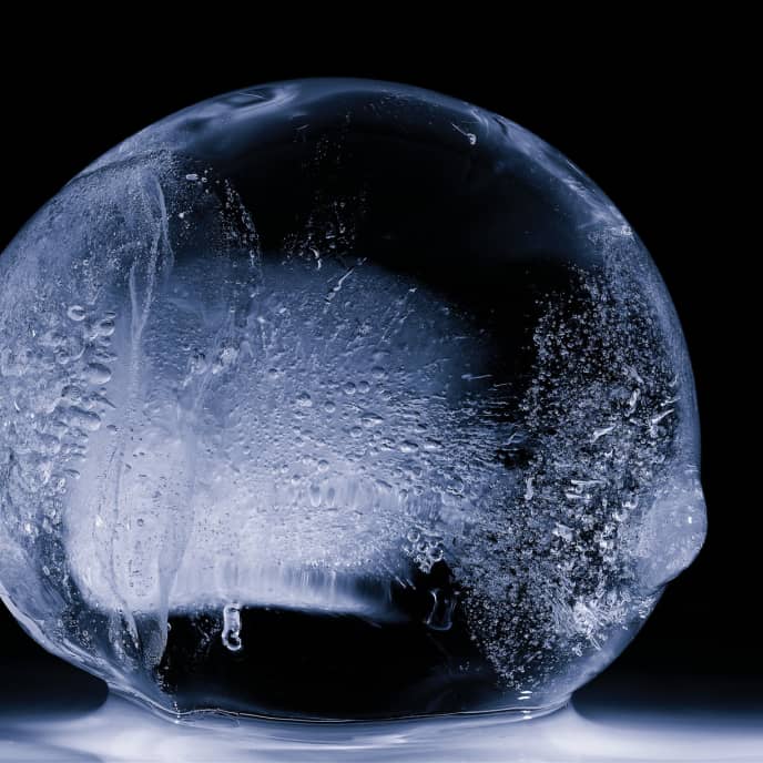 Ice Baller which can make spherical ice that is extremely transparent and  difficult to melt - GIGAZINE