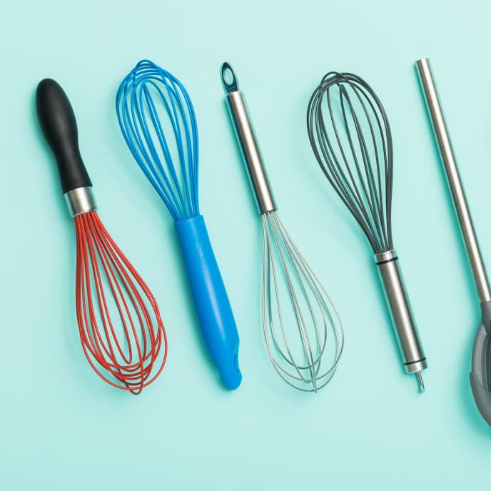 Twist Whisk can convert from a balloon whisk to a flat whisk with the