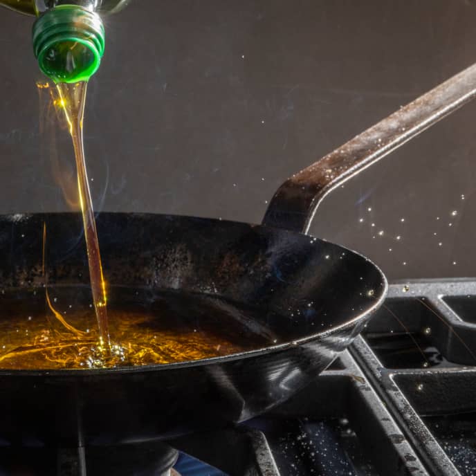 The Reason You Should Steer Clear Of Cooking Acidic Dishes In A Wok