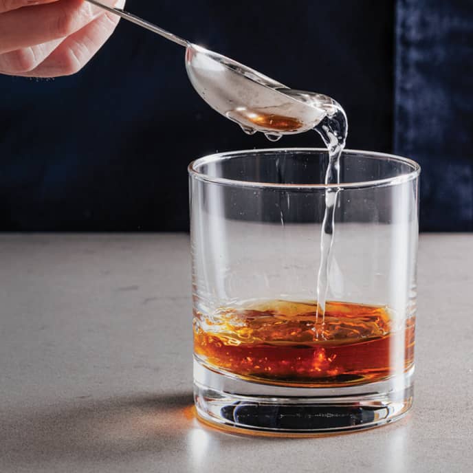 How to add ice to your whiskey, according to science