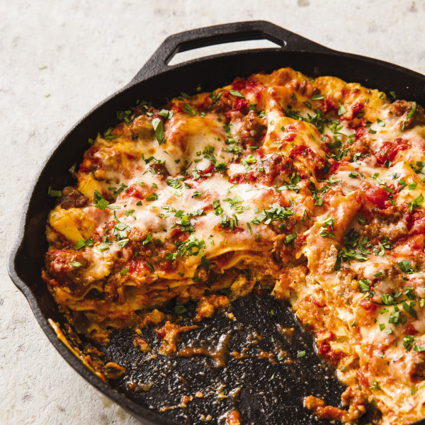 Cook It in Cast Iron: Kitchen-Tested Recipes for the One Pan That Does It All (Cook's Country) [Book]