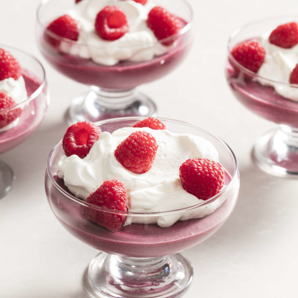 https://res.cloudinary.com/hksqkdlah/image/upload/ar_1:1,c_fill,dpr_3.0,w_200/SFS_Mixed-Berry_Mousse_005_hhrtkg