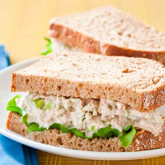 Tuna Salad with Balsamic Vinegar and Grapes