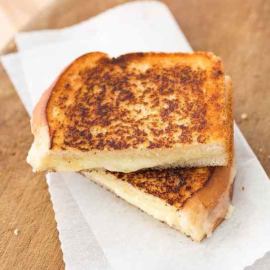 Grown-Up Grilled Cheese Sandwiches with Cheddar and Shallot