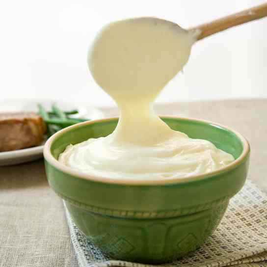 French Mashed Potatoes with Cheese and Garlic (Aligot)