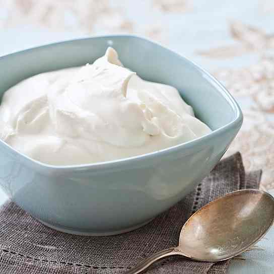 Large-Batch Lightly Sweetened Whipped Cream