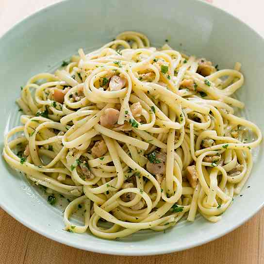 Linguine with White Clam Sauce
