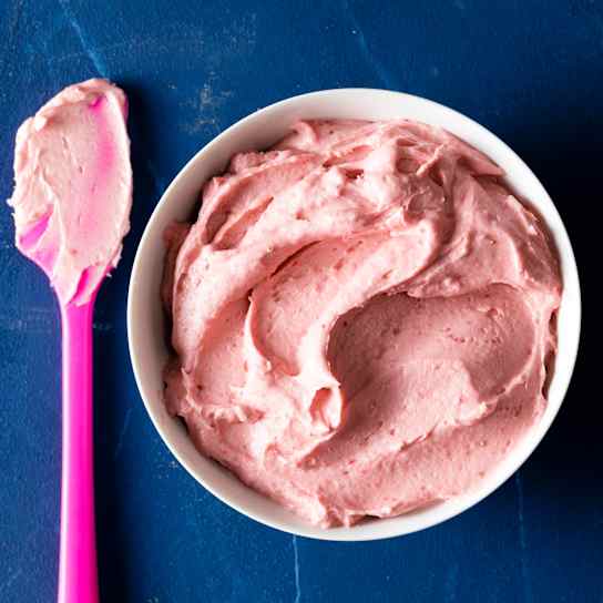 Strawberry–Cream Cheese Frosting