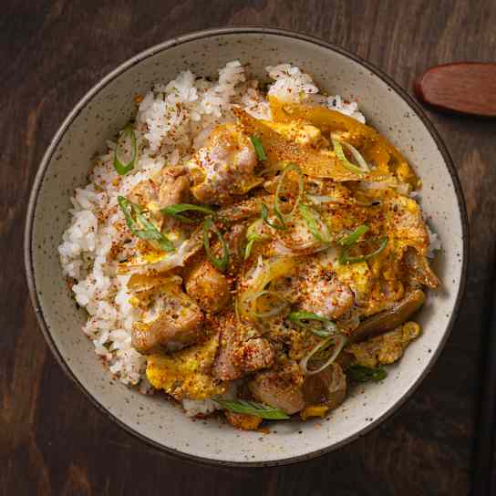 Oyakodon (Japanese Chicken and Egg Rice Bowl)