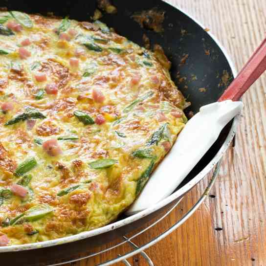 Asparagus, Ham, and Gruyère Frittata