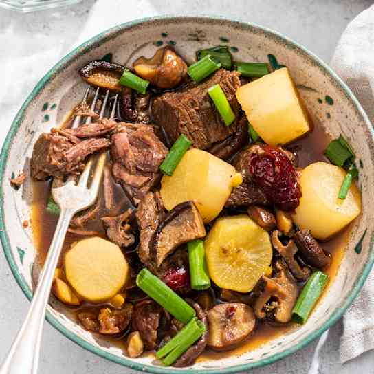 Instant Pot Braised Short Ribs with Daikon and Shiitakes