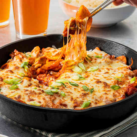 Cheese Buldak (Korean Fire Chicken)