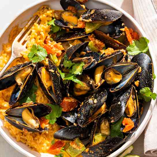 Instant Pot Mussels with Red Curry and Coconut Rice