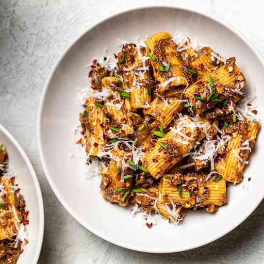 Rigatoni with Quick Mushroom Bolognese