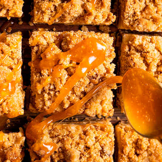 Salted Caramel Apple Crumb Bars