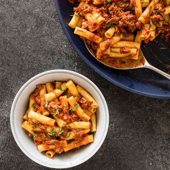 Slow-Cooker Short Ribs and Red Wine Sauce