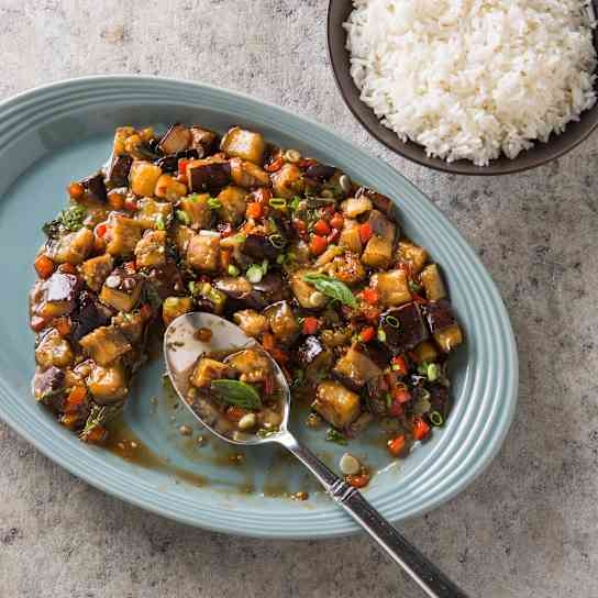 Braised Eggplant with Garlic and Basil Sauce